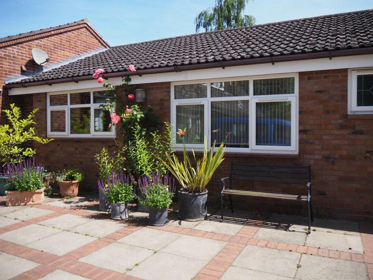Surlingham Lodge Garden Cottage In Rspb Village Near Norwich Luaran gambar